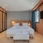 Tessera Villas & Studios Collection